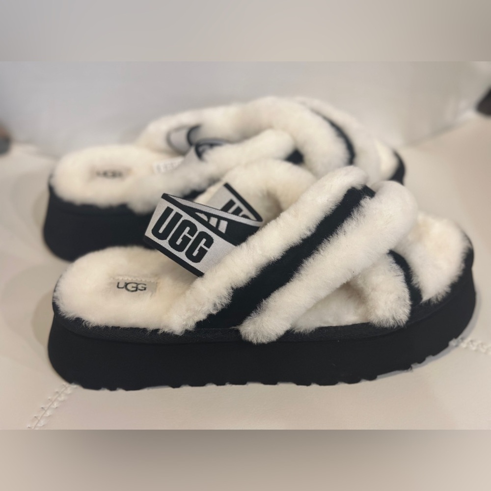 UGG Cream and Black Fur Footwear - Picture 5 of 10